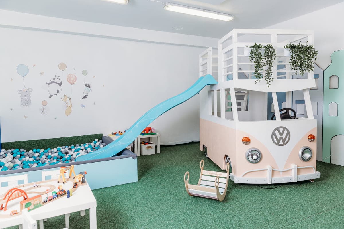 Volkswageni bussiga mänguala laste sünnipäevaks